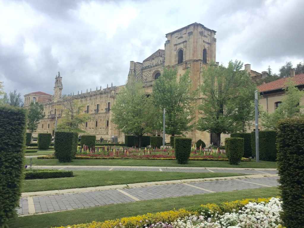 Day 22 - Mansilla de las Mulas to Leon | Camino de Santiago