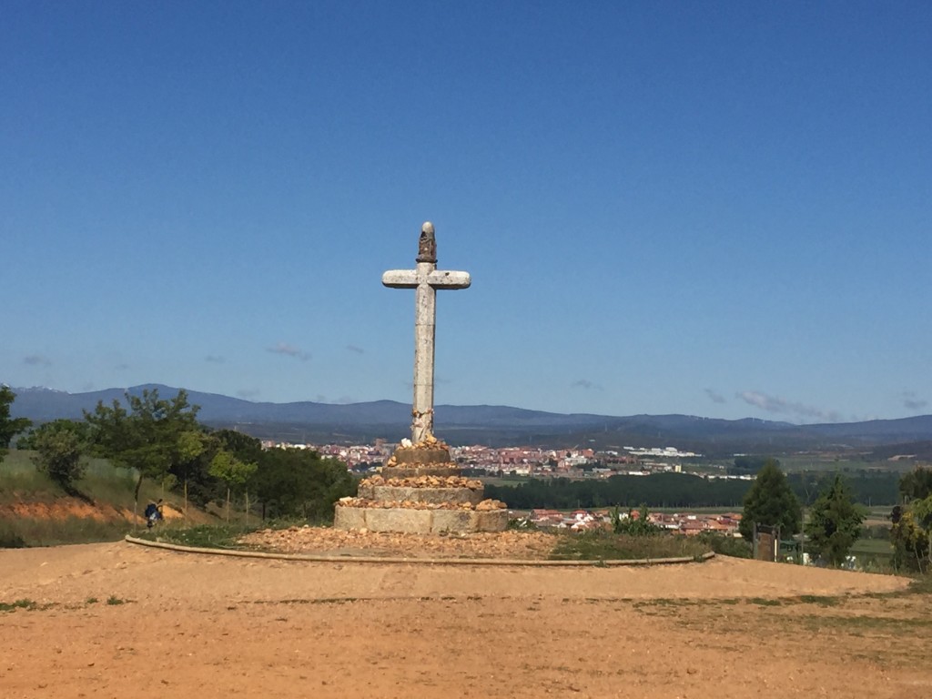 Cruceiro Santo Toribio, a stone cross commemorating the 5th century Bishop Toribio of Astorga.Day 25 - Hospital De Orbigo to Astorga | Camino de Santiago